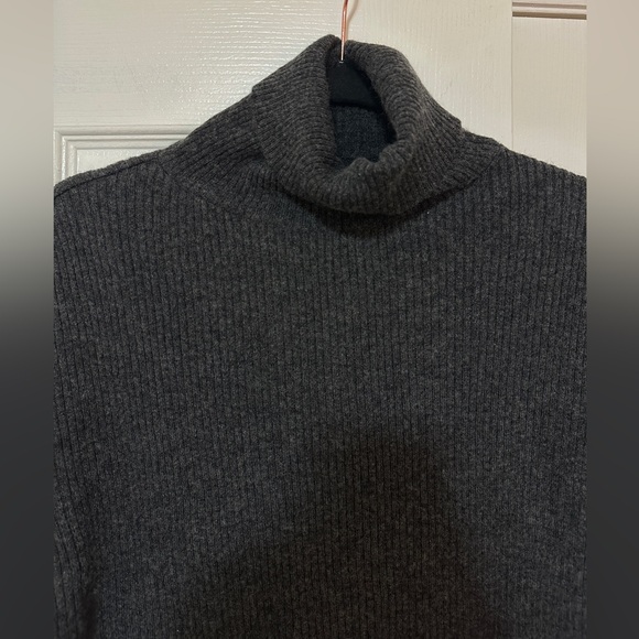 NWT The Frankie Shop Jensen Turtleneck Sweater in Dark Grey Size Medium Large - Picture 3 of 7